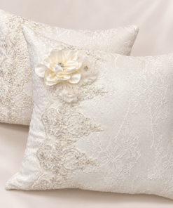 COJIN PARA NOVIA C/APLIC IVORY 830950